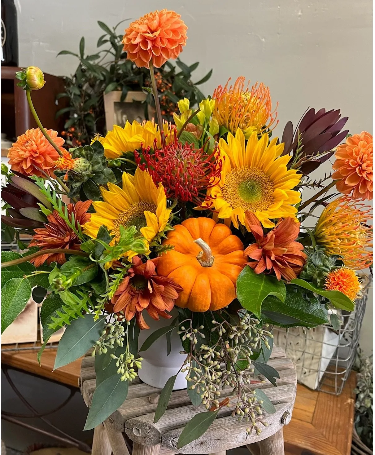Bold Banksia Flower Arrangement Bold Banksia Flower Arrangement
