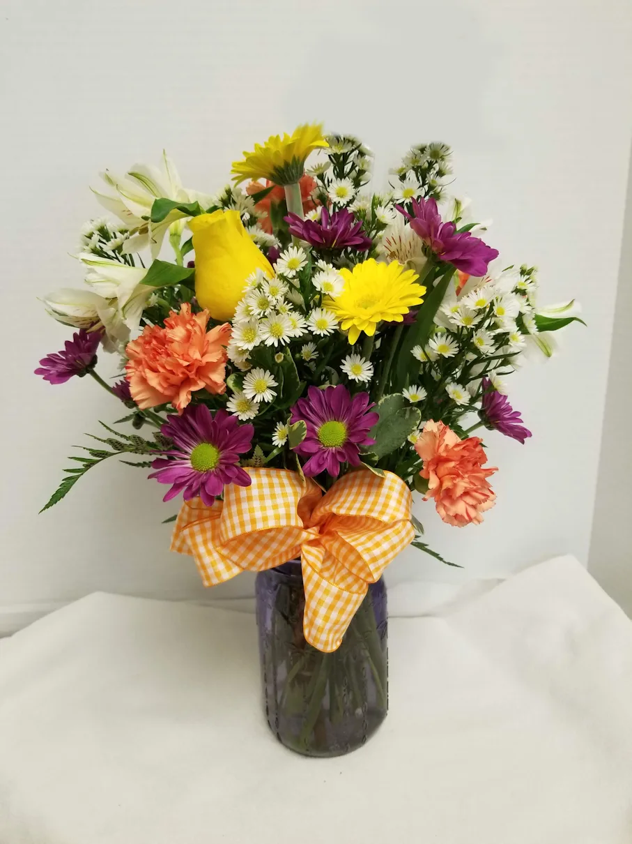 Designer's Choice - Celebratory Arrangement Designer's Choice - Celebratory Arrangement