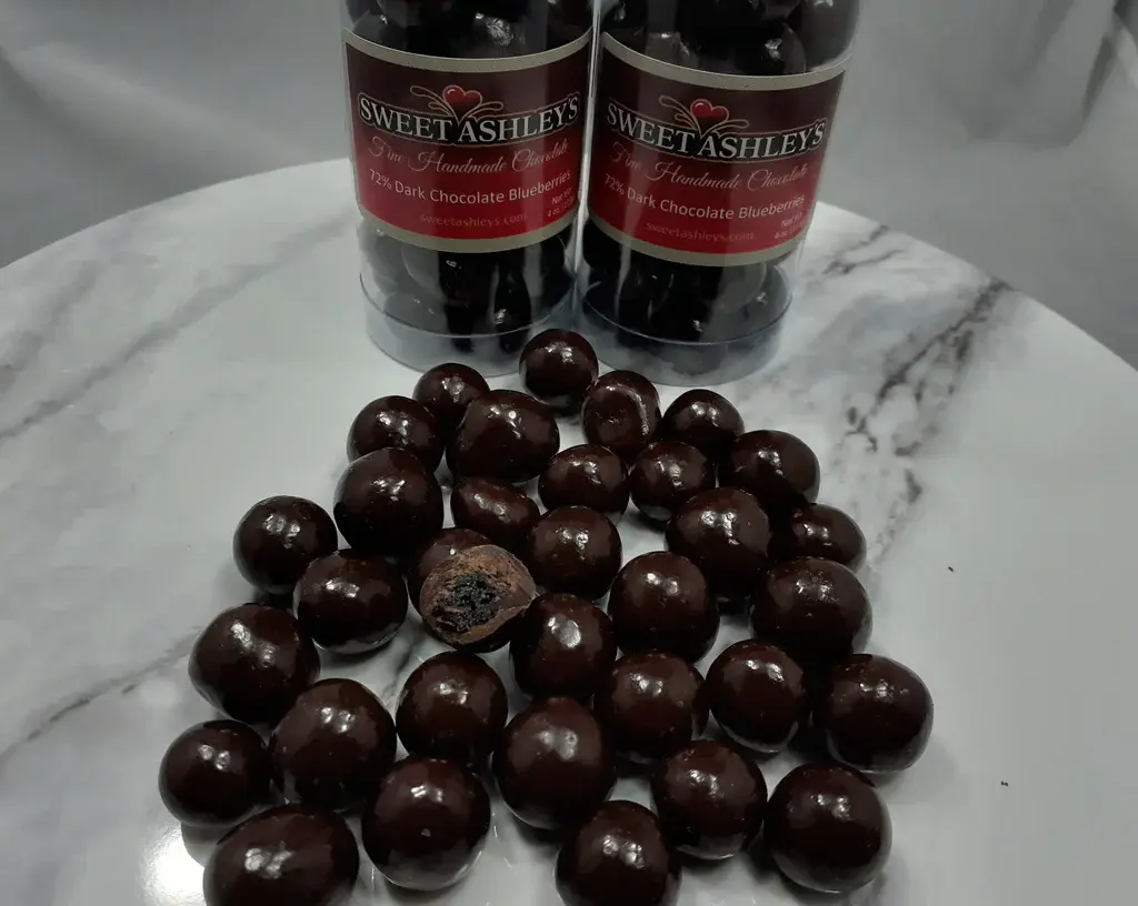 Sweet Ashley's Chocolate Covered Blueberries Sweet Ashley's Chocolate Covered Blueberries
