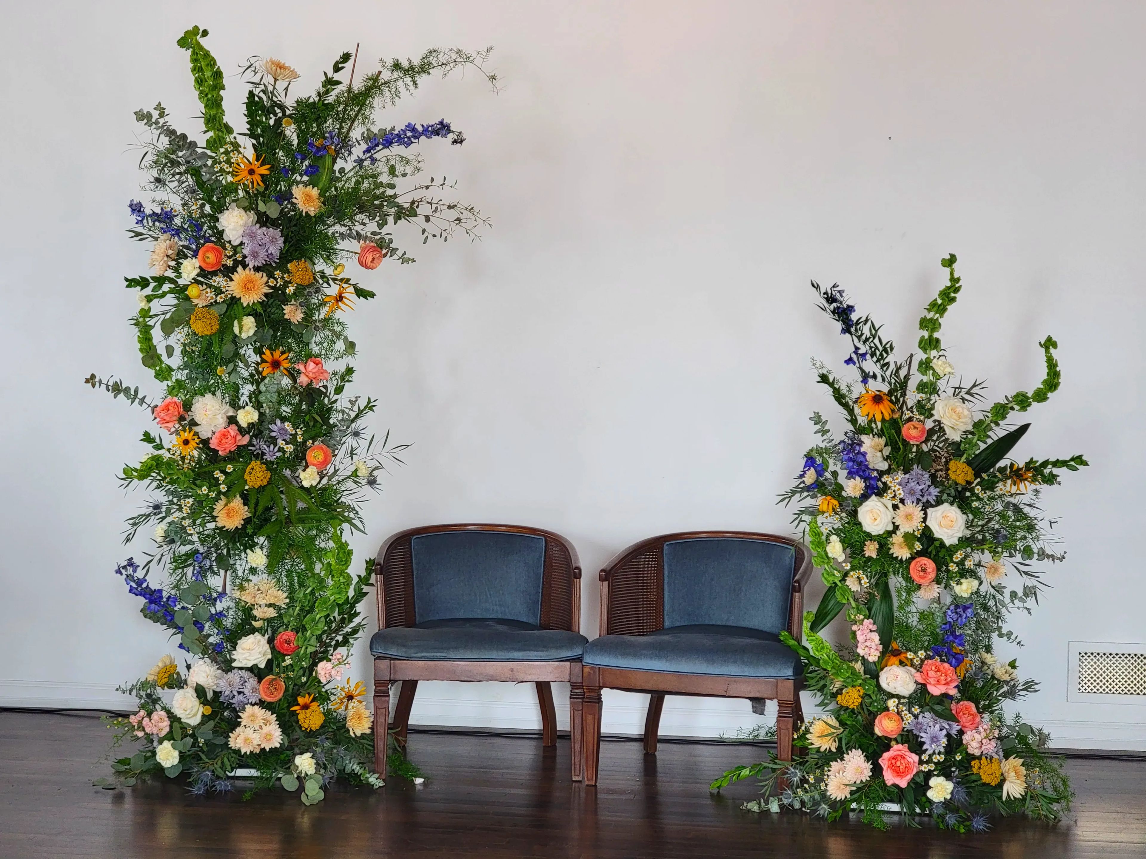 Wildflower pillars