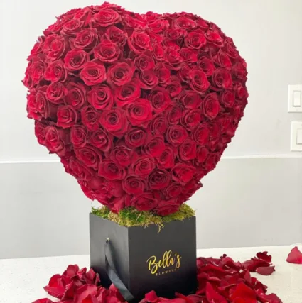HEART MADE OF ROSES HEART MADE OF ROSES