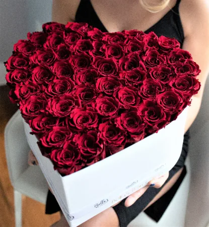 50 FRESH ROSES IN A HEART BOX 50 FRESH ROSES IN A HEART BOX