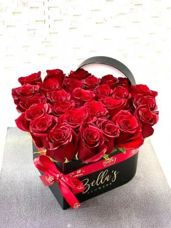 HEART SHAPED BOX FRESH-CUT ROSES HEART SHAPED BOX FRESH-CUT ROSES