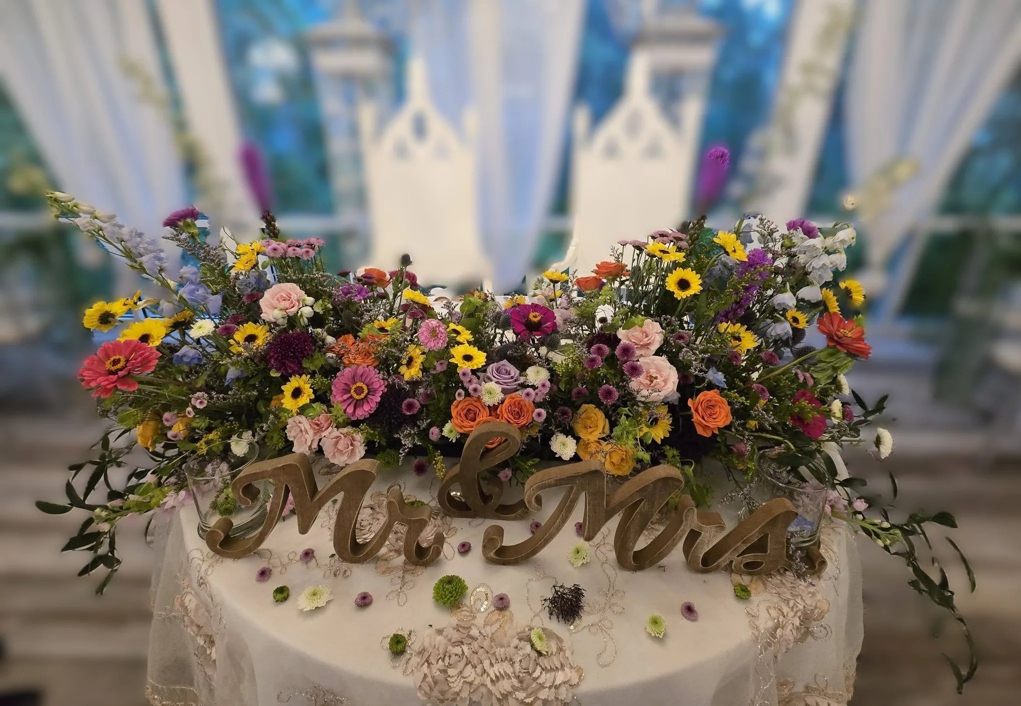 Spring Flowers Sweetheart Table Spring Flowers Sweetheart Table
