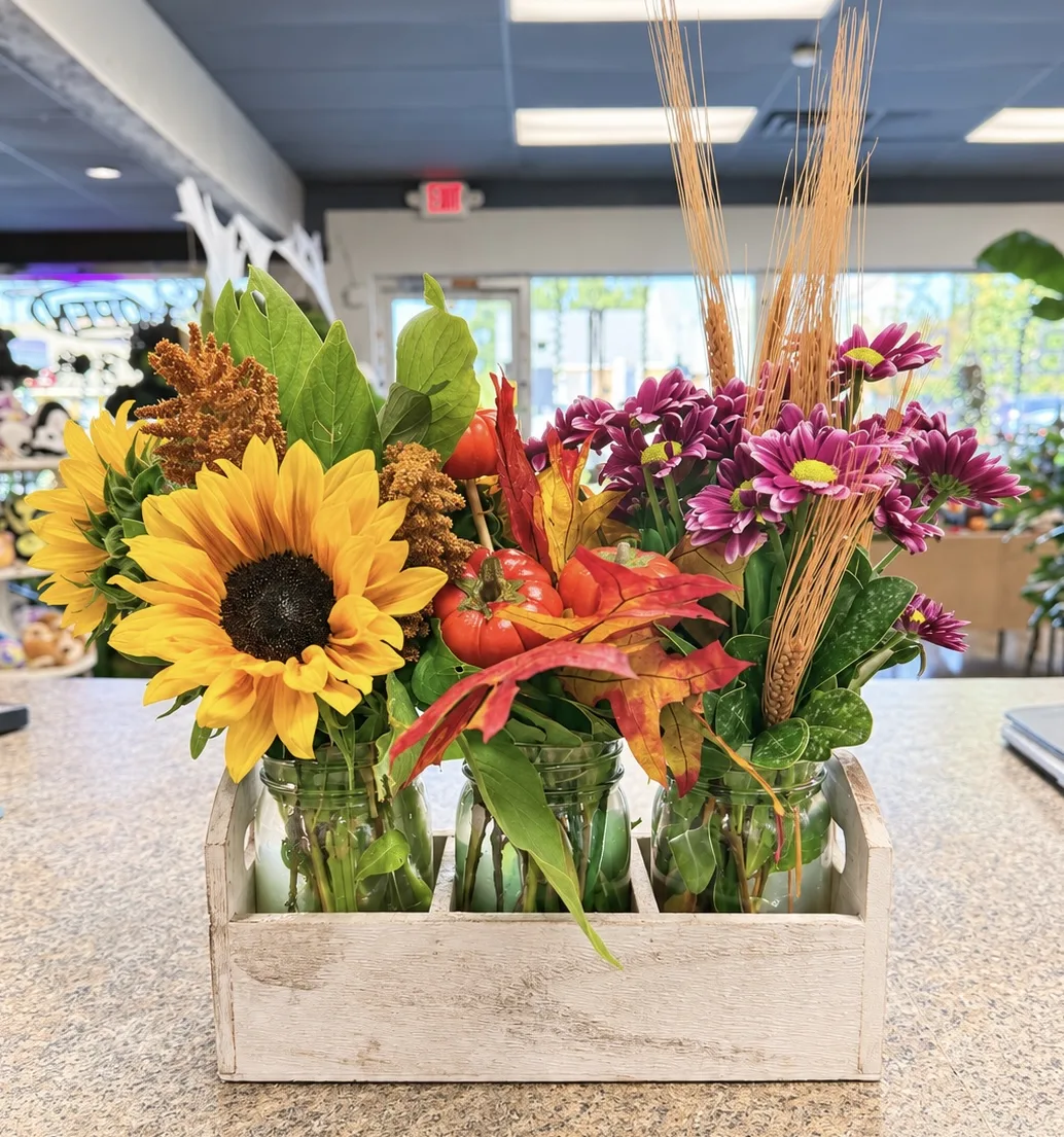 Florist’s Choice Seasonal Mixed Bouquet Florist’s Choice Seasonal Mixed Bouquet