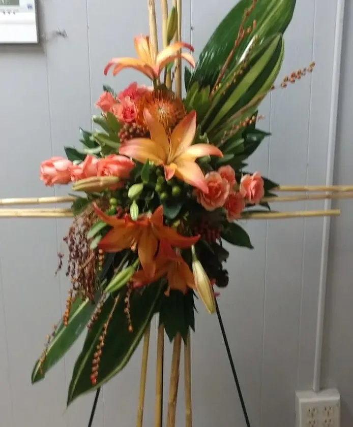 Standing Spray - Contemporary, Custom Design Standing Spray - Contemporary, Custom Design