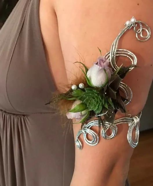 Body Flowers - Boho Corsage - Body Flowers