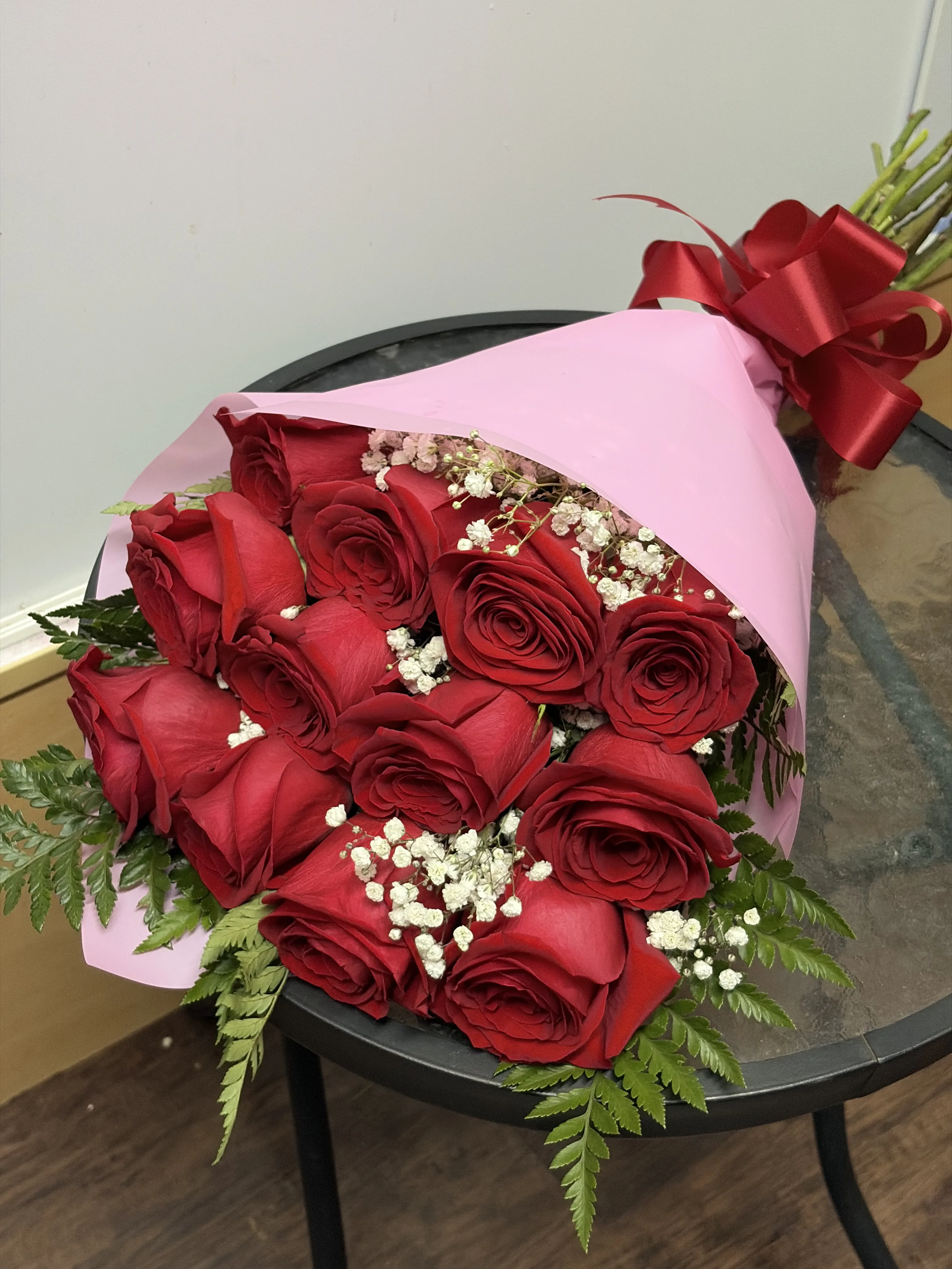 Dozen Long Stem Rose Presentation Style Dozen Long Stem Rose Presentation Style