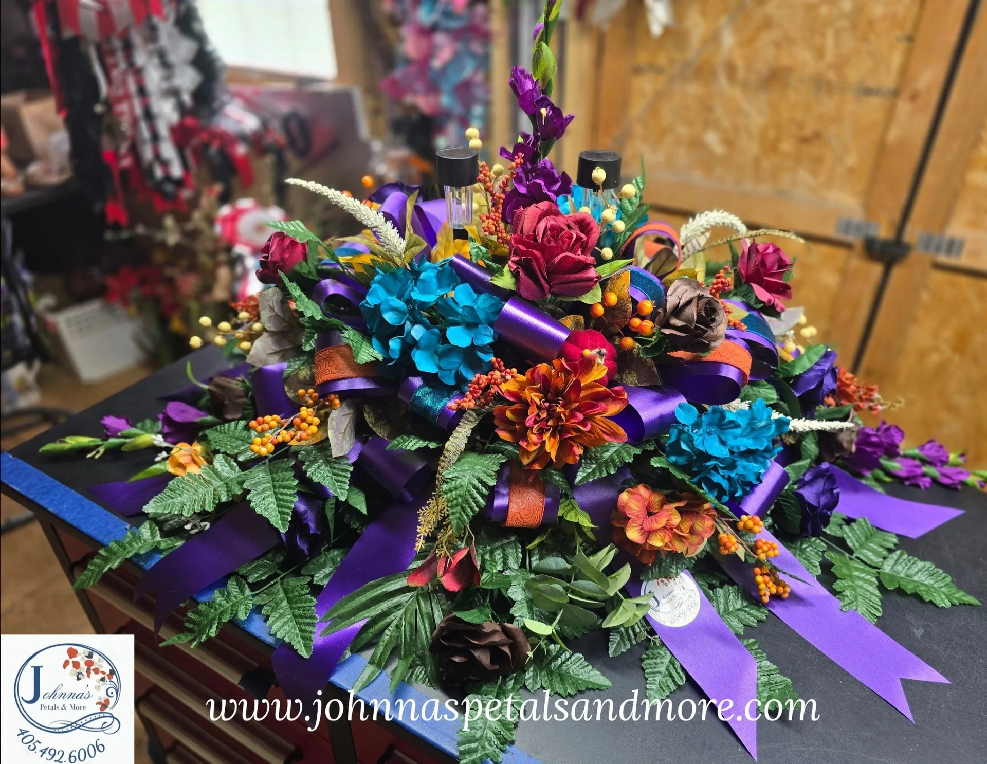 'Mary Lou' Silk Spray on brick with 2 solar lights Silk Arrangement 'Mary Lou' Silk Spray on brick with 2 solar lights Silk Arrangement