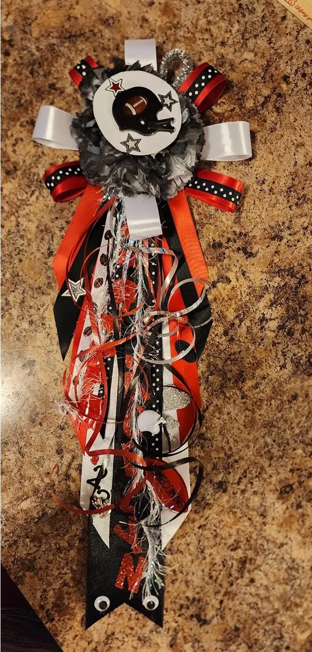 Homecoming Mum - Small Homecoming Mum - Small