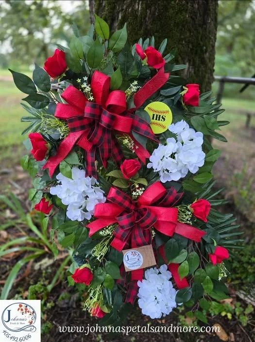 Double grapevine wreath in red and whites