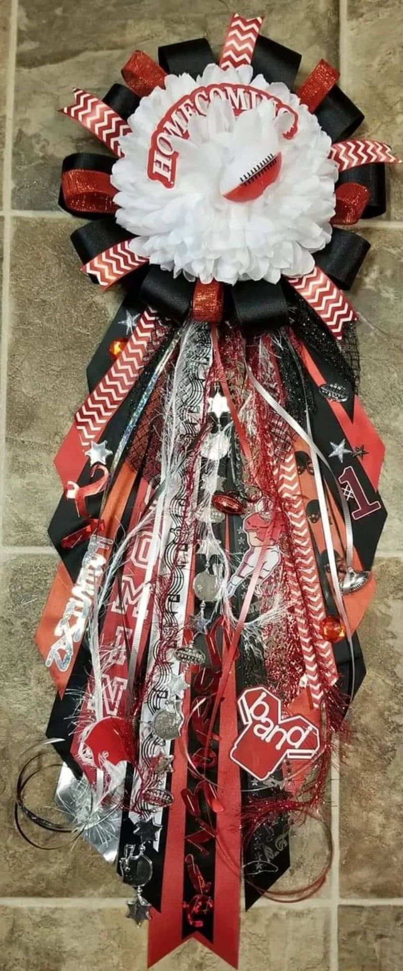 Homecoming Mum - Medium