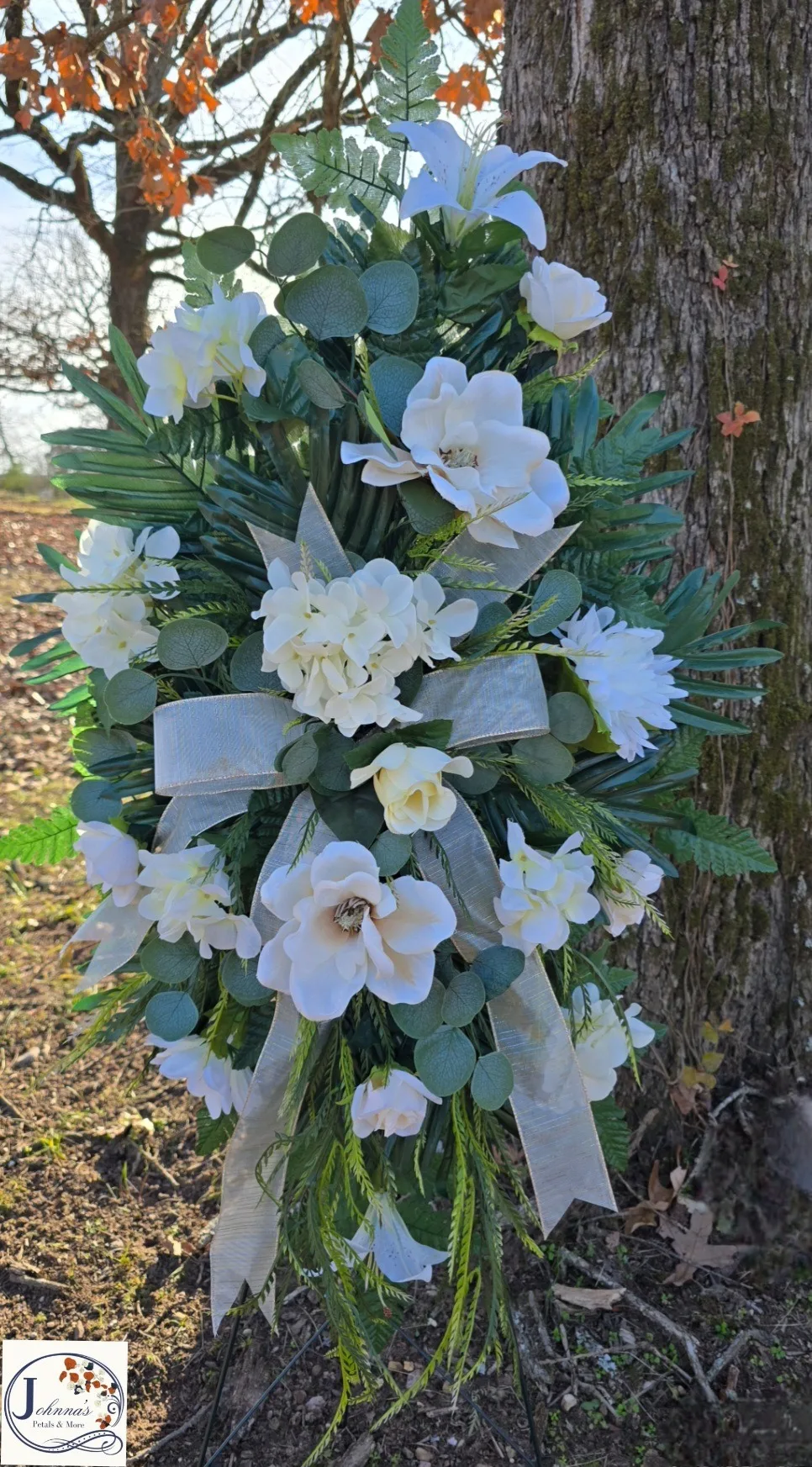 Cream and Gold Silk Spray on a stand Silk Arrangement Cream and Gold Silk Spray on a stand Silk Arrangement