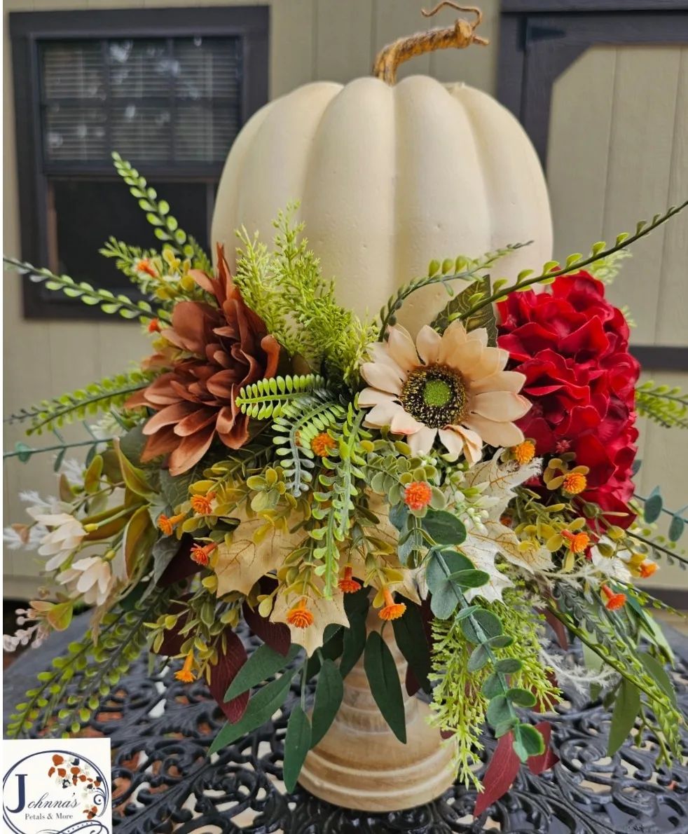 Cream Pumpkin Centerpiece 360 Views Silk Floral