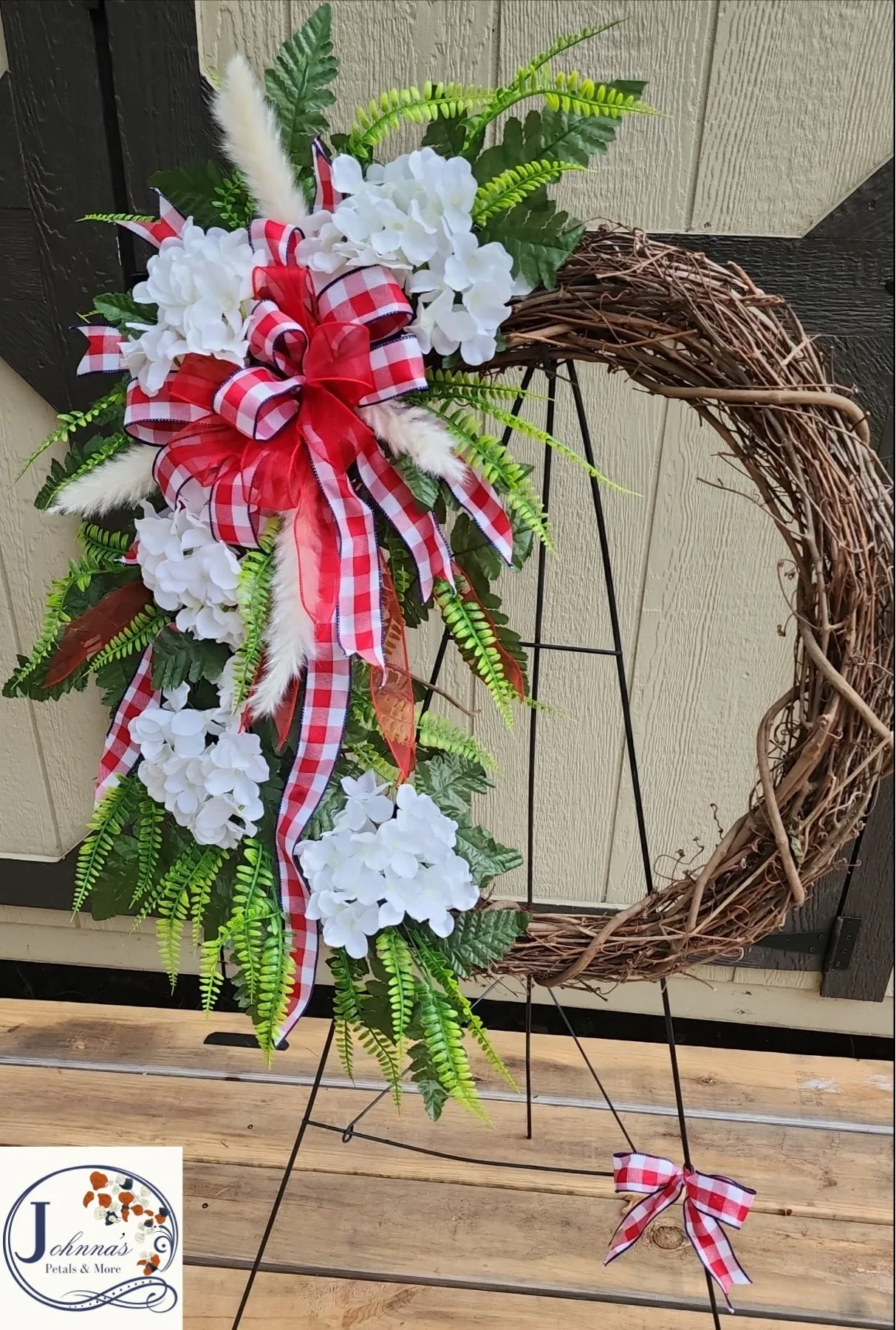 Red and White Hydrangea Grapevine Wreath Red and White Hydrangea Grapevine Wreath