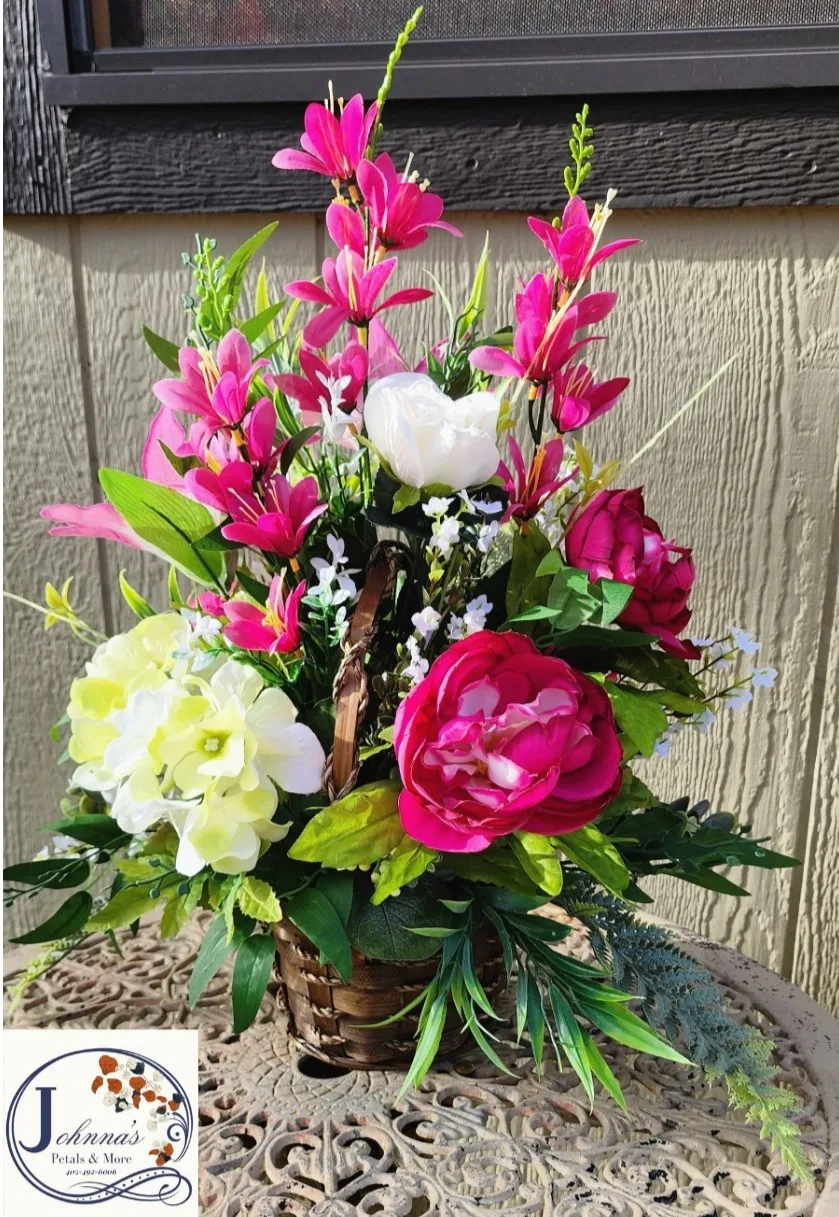 Pink and White Beauty Silk Arrangement Pink and White Beauty Silk Arrangement
