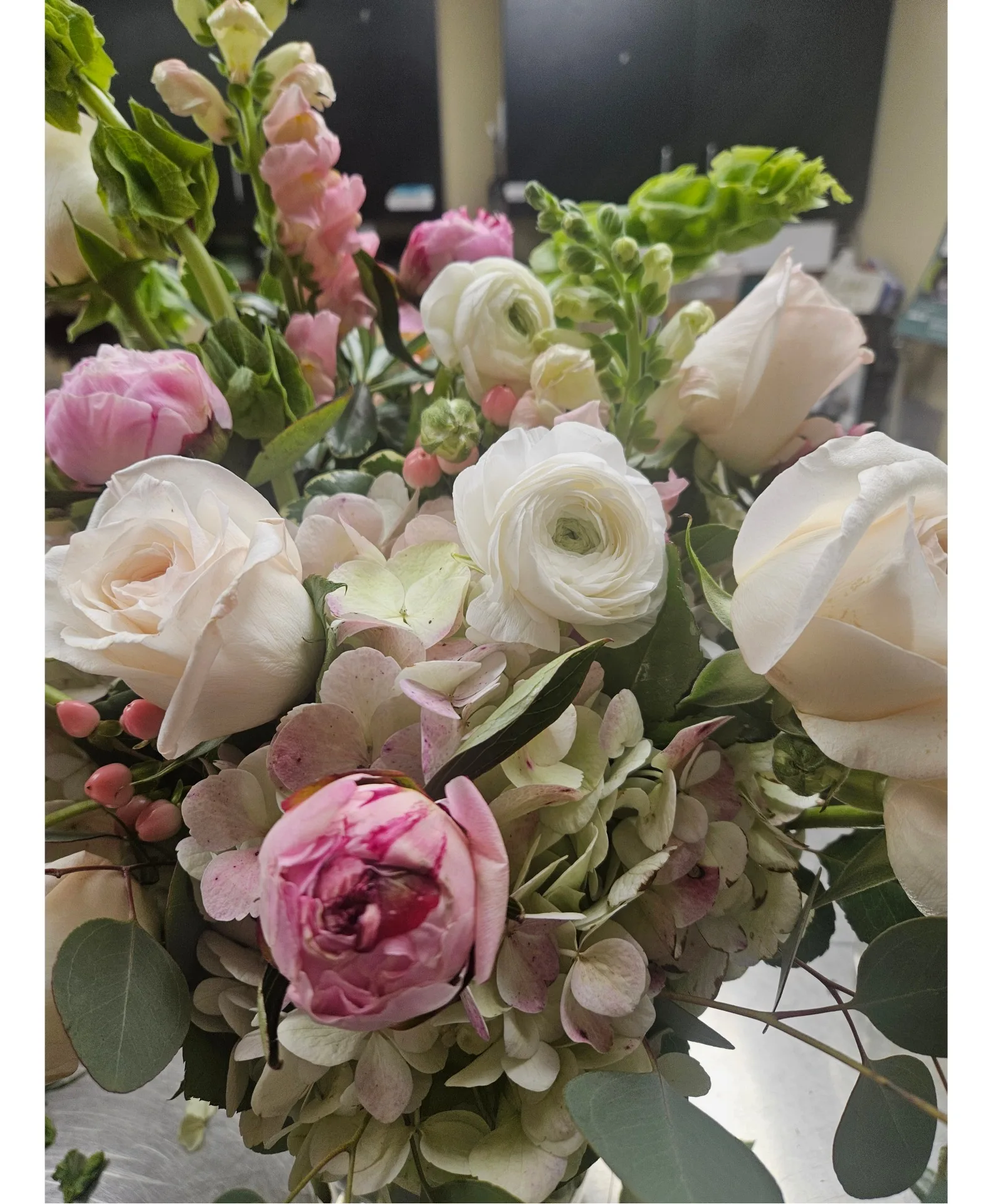 Blushing O' Hara fresh arrangement Blushing O' Hara fresh arrangement