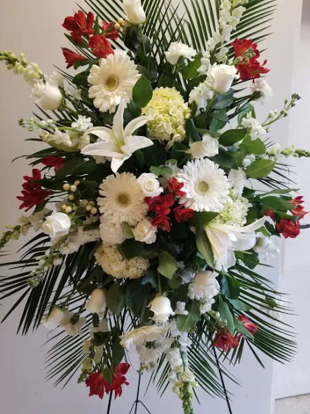 Red and white garden mixture standing spray Red and white garden mixture standing spray