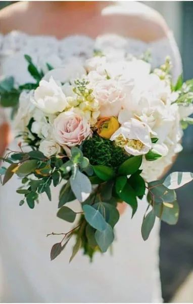 Spring fragrance bridal bouquet wedding flowers