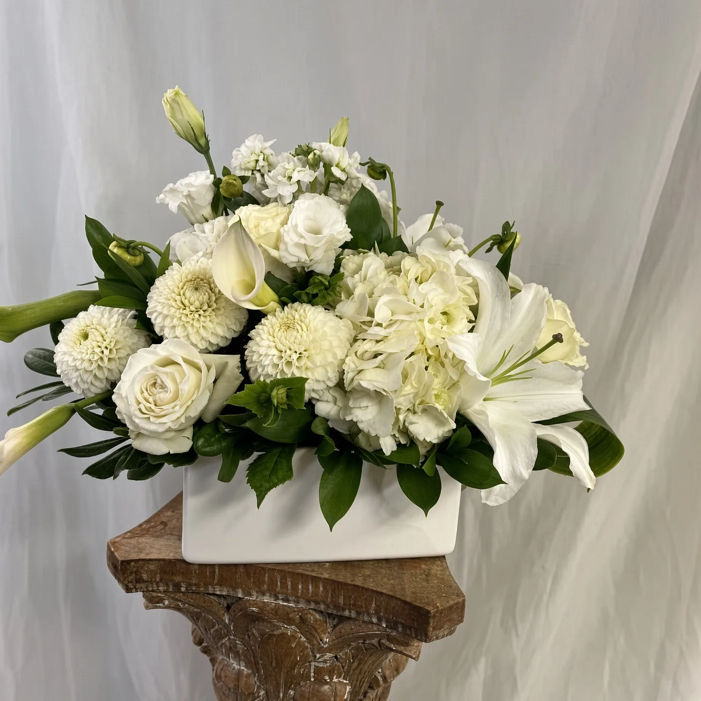 Classical White Arrangement Classical White Arrangement