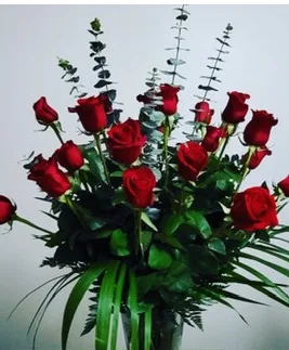 She Loves Me She Loves Me Not Rose Vase She Loves Me She Loves Me Not Rose Vase