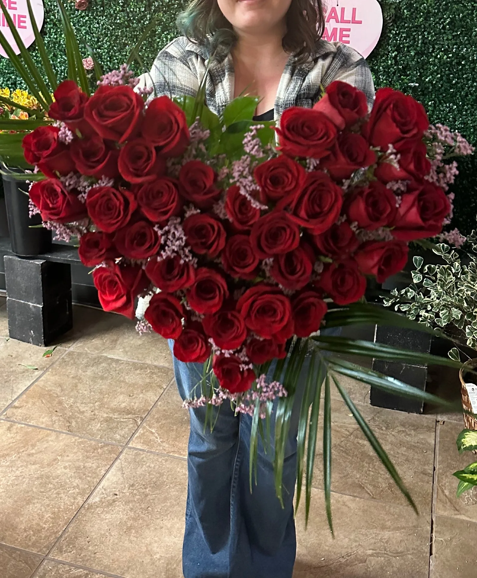 Heart Shape Wrap (Choose Color / 19 or 40 Roses) Heart Shape Wrap (Choose Color / 19 or 40 Roses)