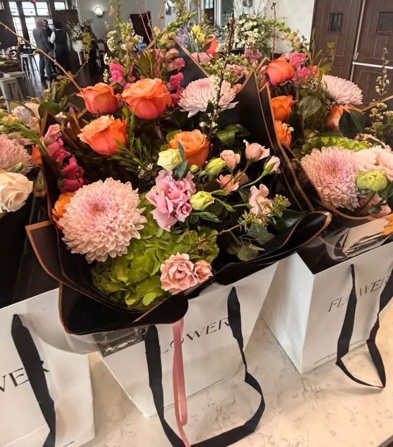 Dexter Hand Tied Bouquet (without vase)