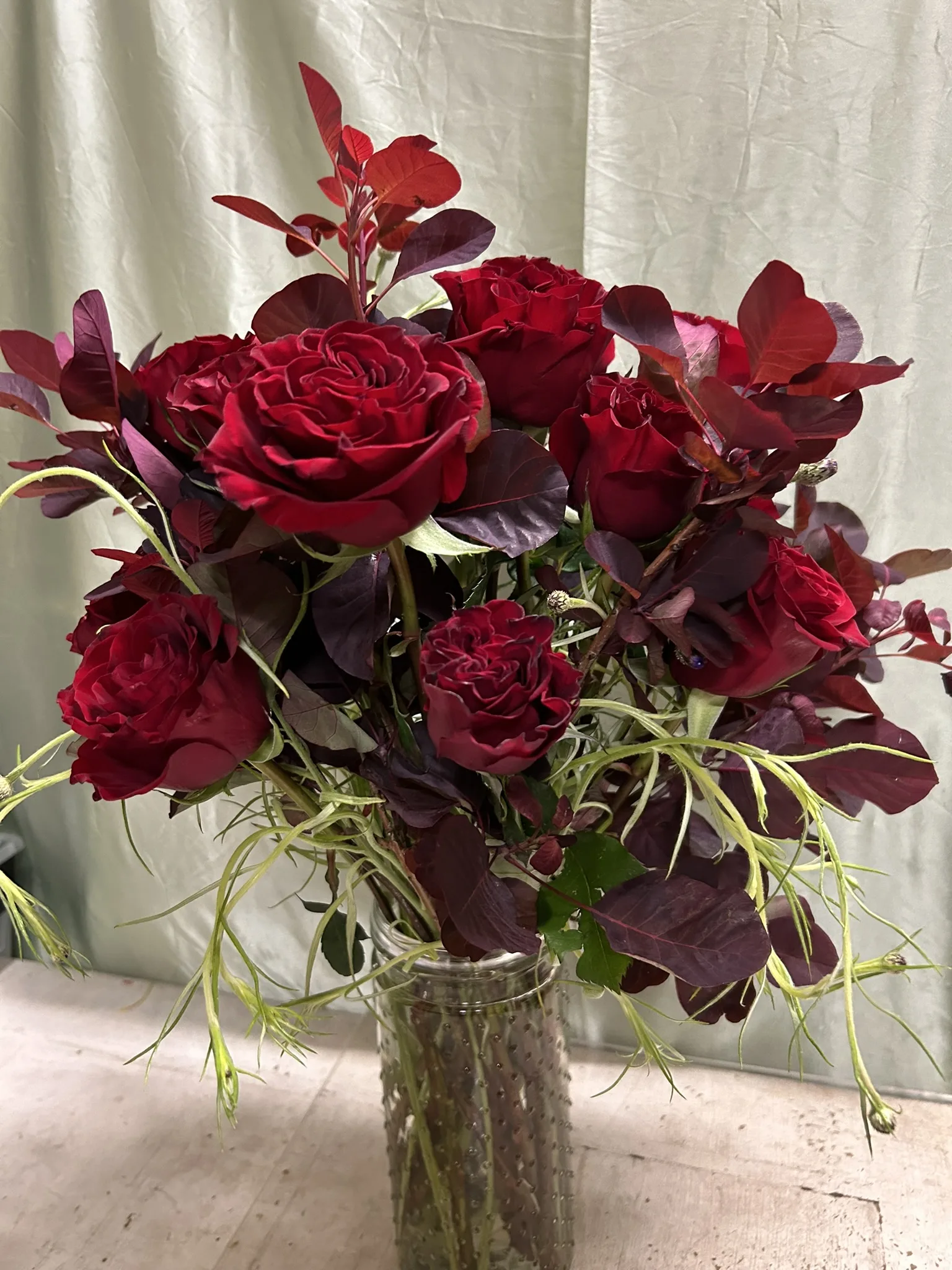 A Classic Dozen Roses A Classic Dozen Roses