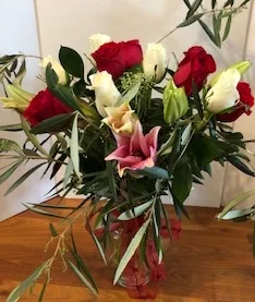 A Step Above - Dozen Roses A Step Above - Dozen Roses