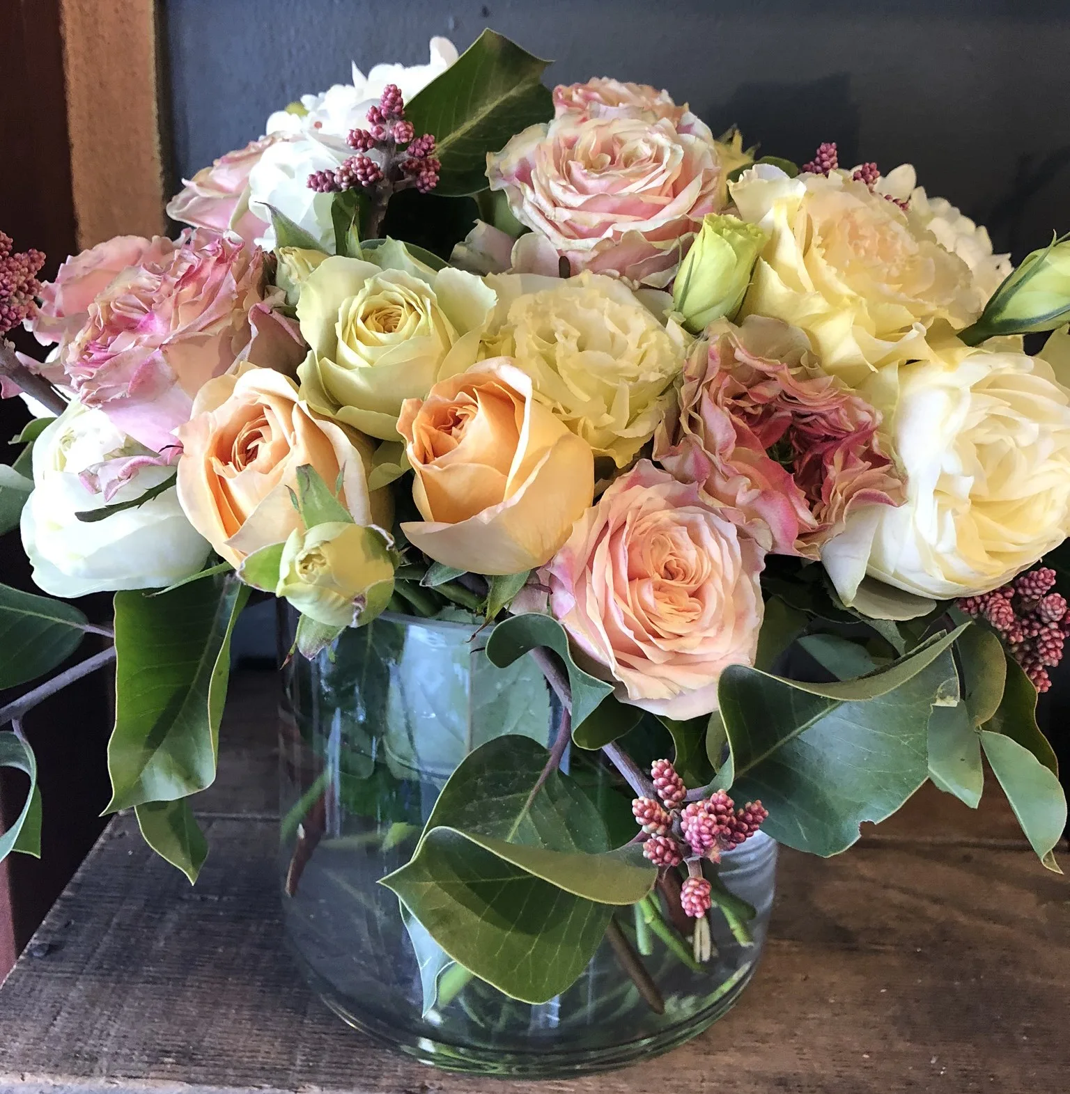 A Classic Two Dozen Roses A Classic Two Dozen Roses