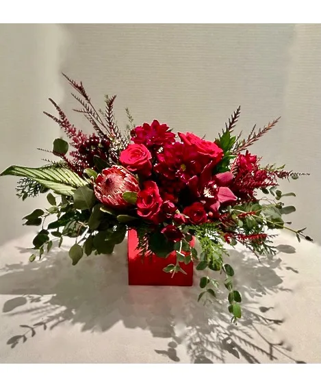 Garnet Glamour Flower Arrangement Garnet Glamour Flower Arrangement