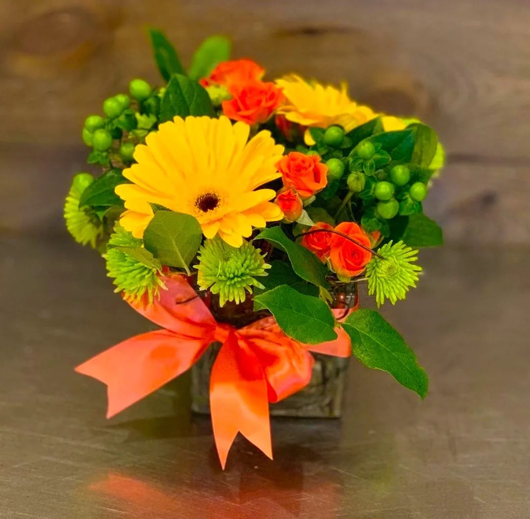 Citrus Sunrise Cube arrangement for Mora MN