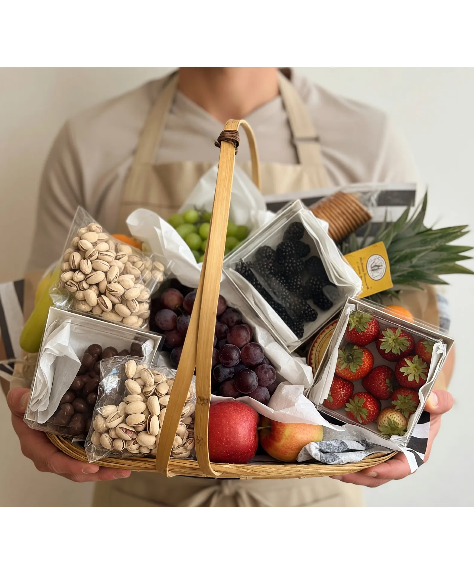 Deluxe Fruit and Nut Basket Deluxe Fruit and Nut Basket