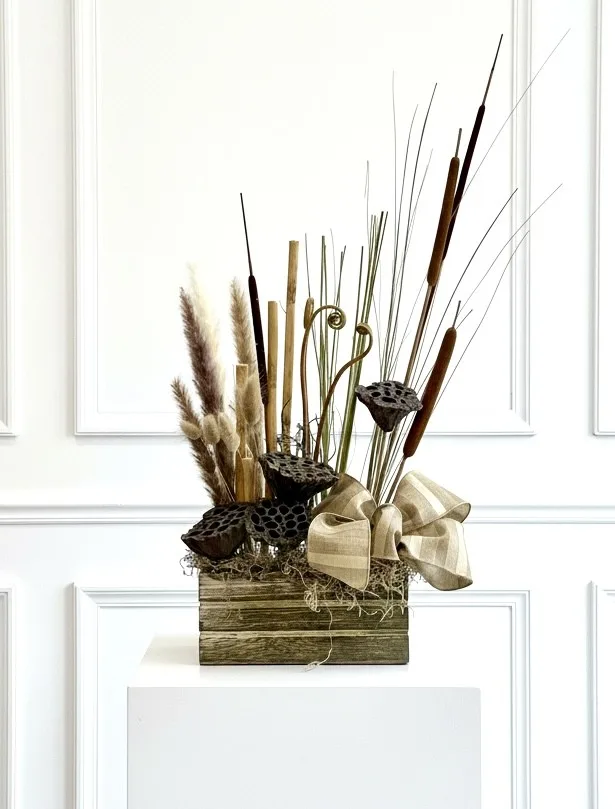 On the Lakeside Arrangement On the Lakeside Arrangement
