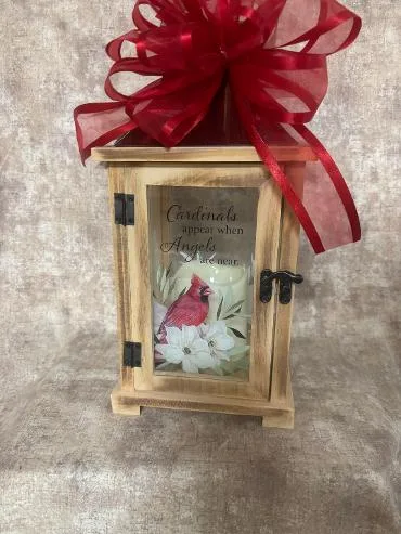 Lanterns, Brown wood Cardinals Lanterns, Brown wood Cardinals