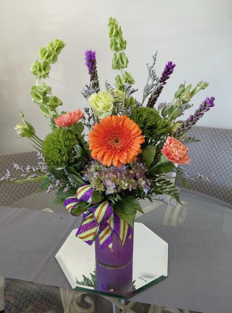 Goblin's Garden Halloween arrangement Goblin's Garden Halloween arrangement