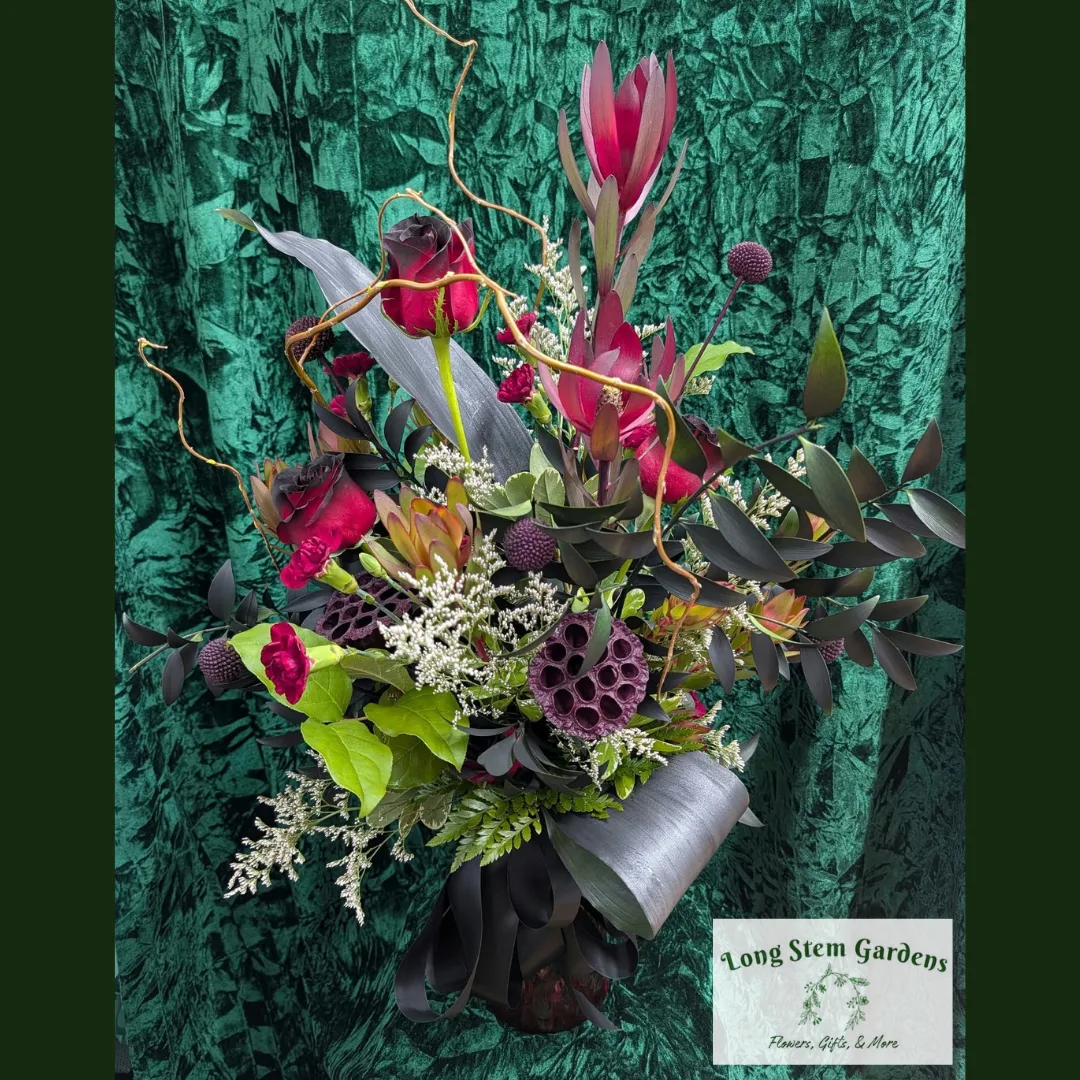 Halloween Designer's Choice Flower Arrangement Halloween Designer's Choice Flower Arrangement
