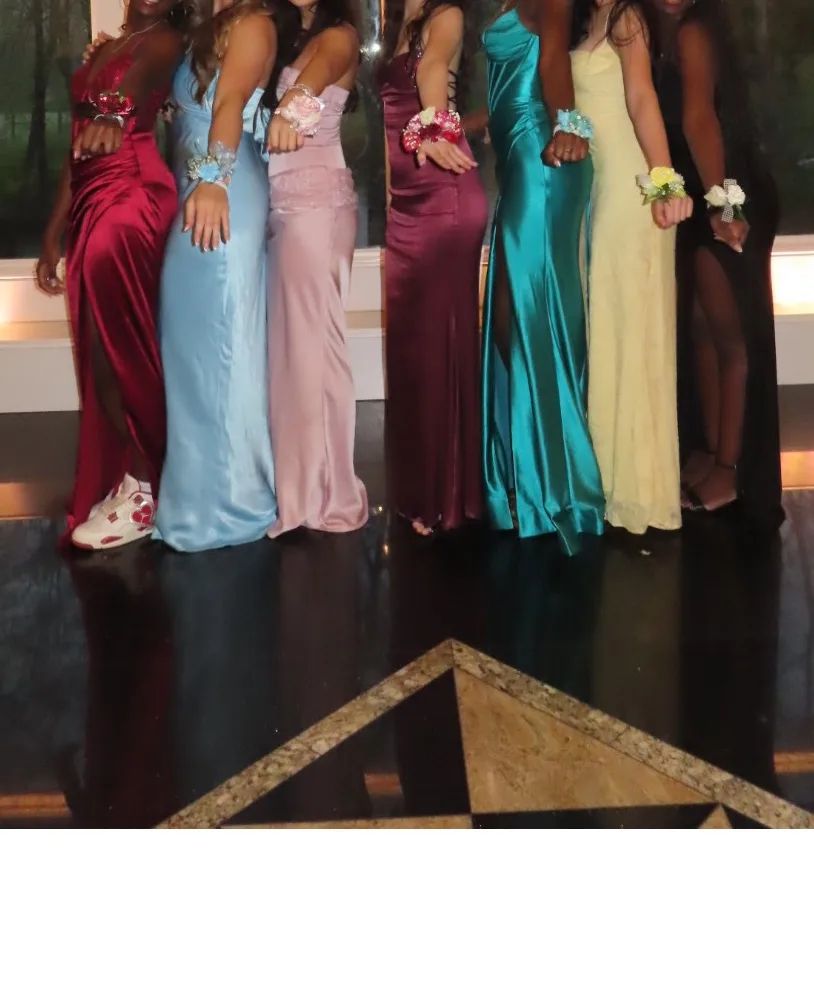PROM GROUP PACKAGE CORSAGE