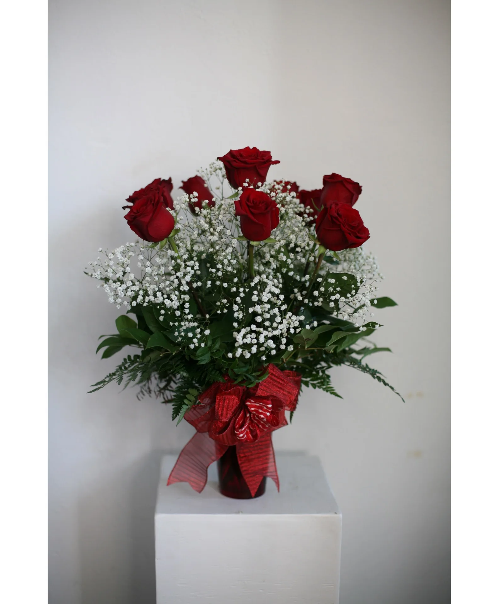 Standard Dozen Fiery Red Roses Standard Dozen Fiery Red Roses