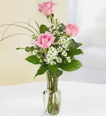 Classic Rose Bud Vase Classic Rose Bud Vase