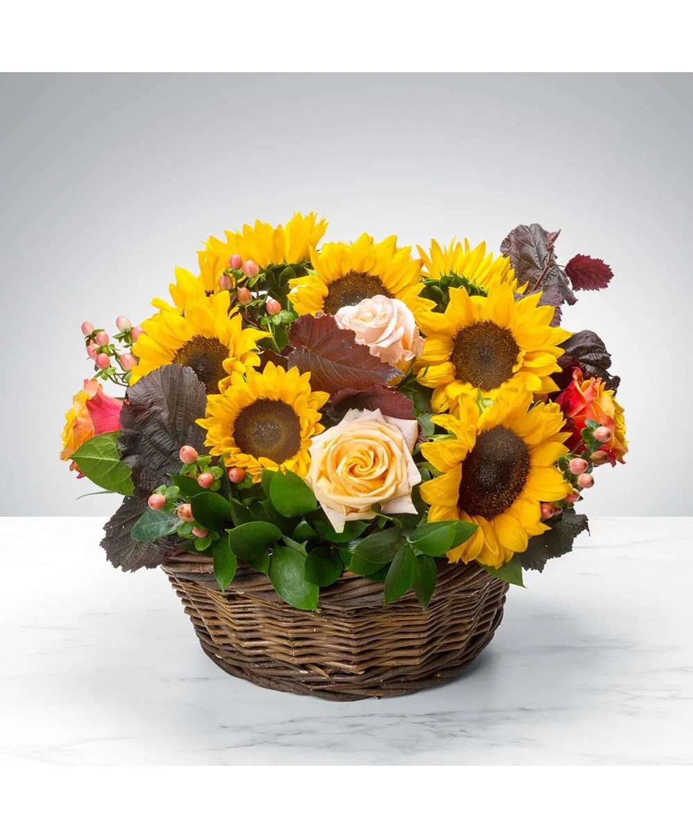 Autumn Sunlight Basket Woven Basket Arrangement – Rustic Garden Style (All-Around Design)