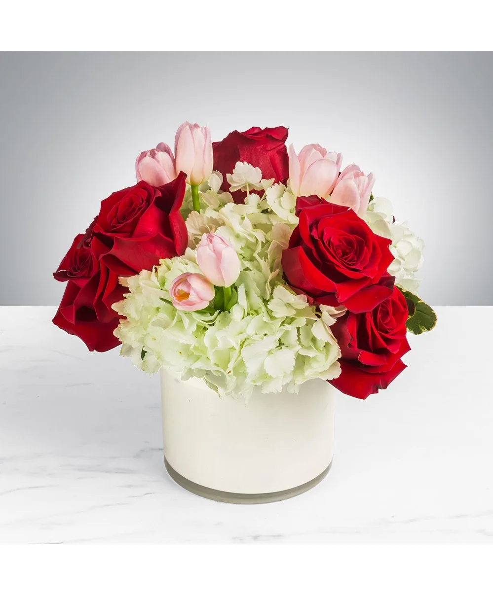 Romantic Blush Garden Modern Cylinder Vase Arrangement – Compact Garden Style Design Romantic Blush Garden Modern Cylinder Vase Arrangement – Compact Garden Style Design