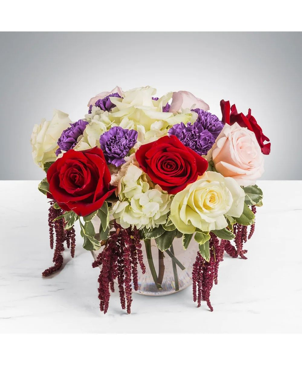 Velvet Garden Elegance Clear Glass Vase Arrangement – Classic Garden Style (All-Around Design)