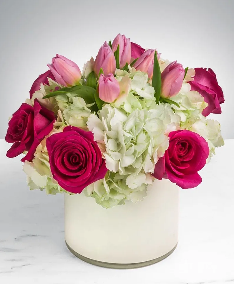 Blush Romance Bloom Modern Cylinder Vase Arrangement – Compact All-Around Design Blush Romance Bloom Modern Cylinder Vase Arrangement – Compact All-Around Design