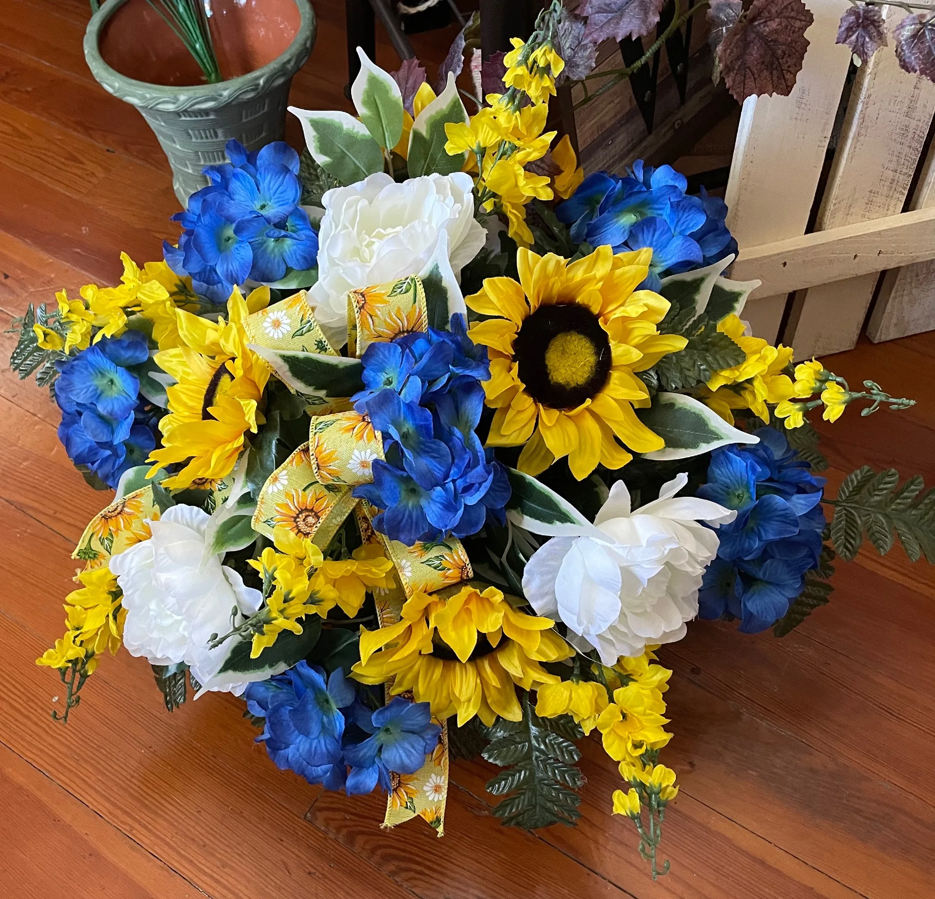 Sunflower Mix Saddle (Silk) Sunflower Mix Saddle (Silk)