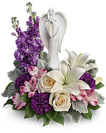 Beautiful heart bouquet table arrangement
