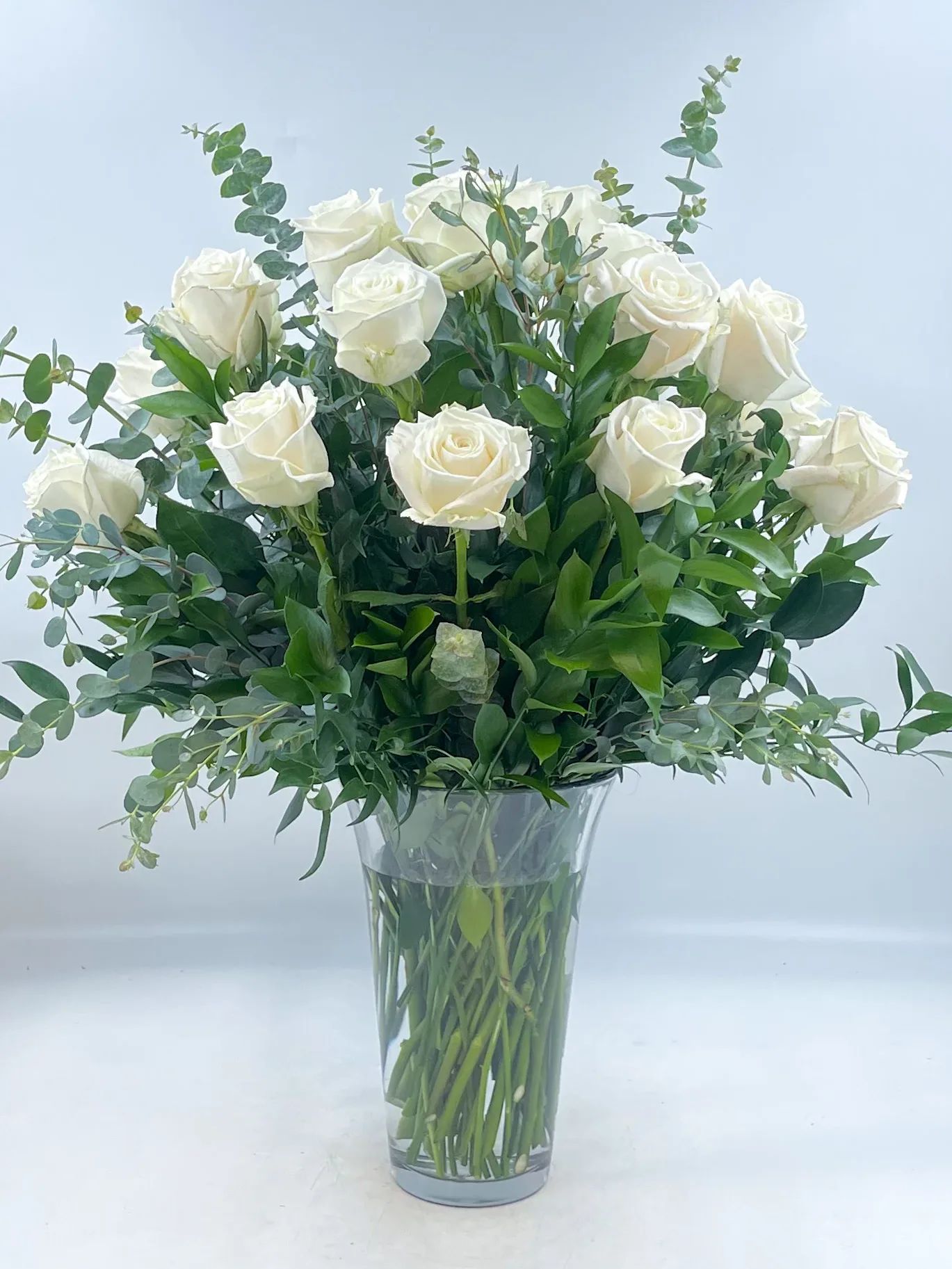 WHITE ROSES ROSES