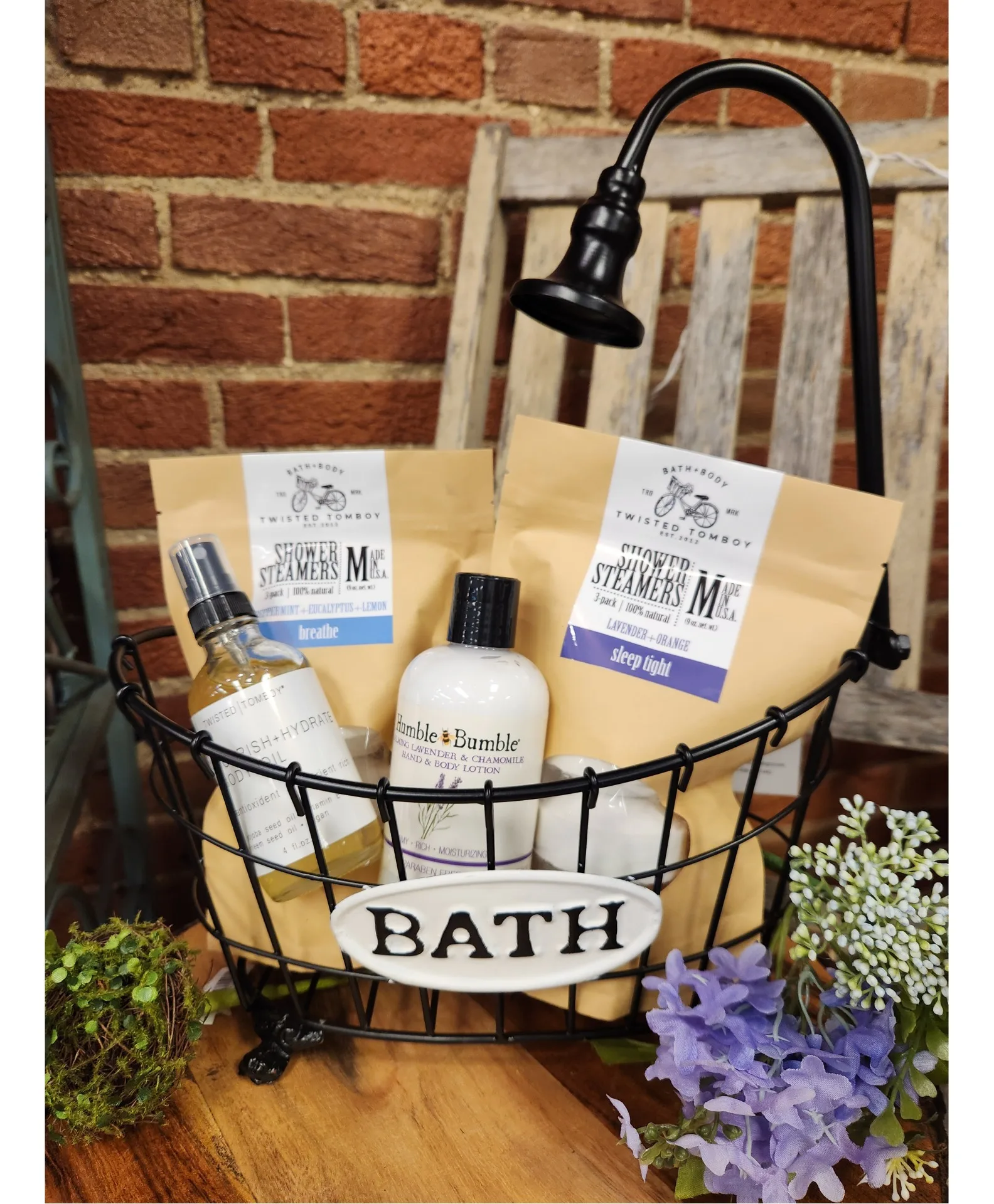 Vintage Tub Body Product Gift Basket Vintage Tub Body Product Gift Basket