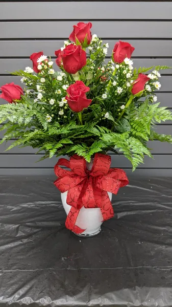 Dozen Roses with Monte filler Dozen Roses with Monte filler